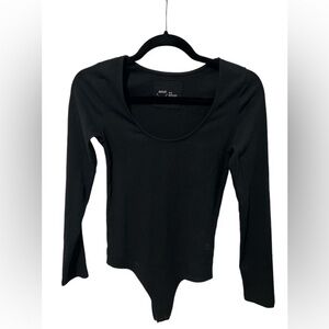 LONG SLEEVE BODYSUIT SIZE MEDIUM BY AMERICAN EAGLE